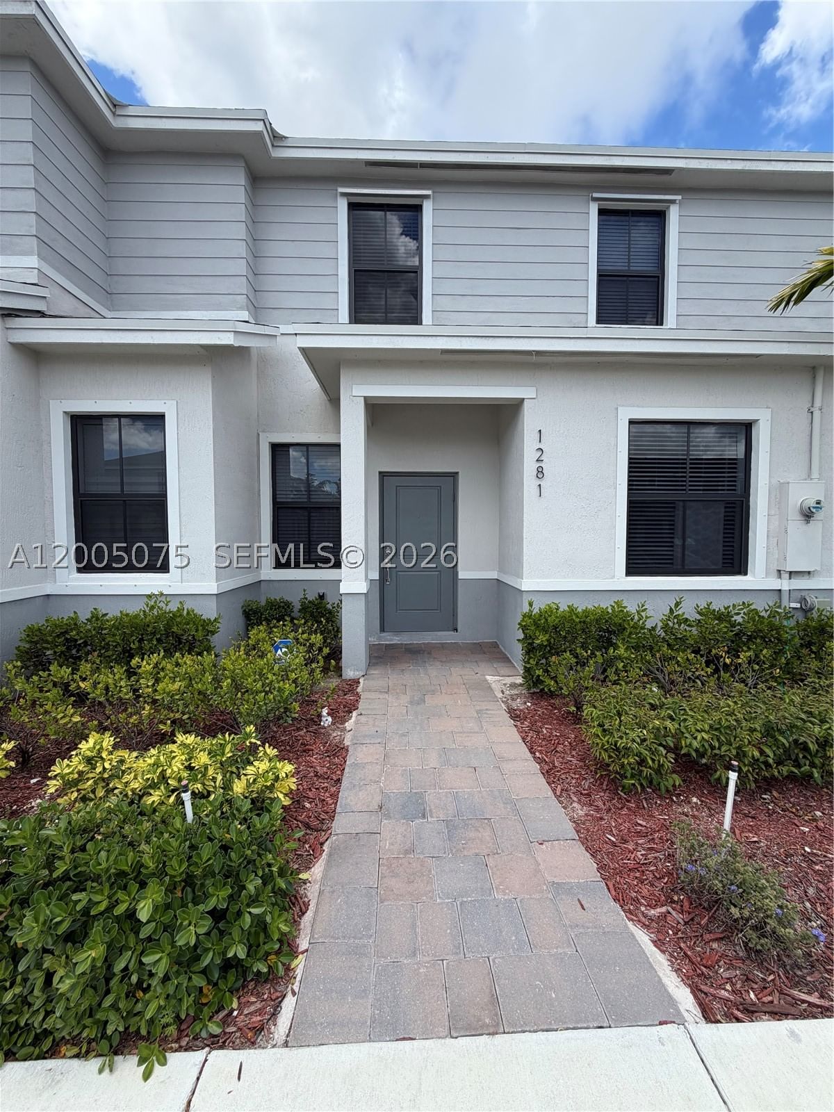 1281 NE 3rd Ave
