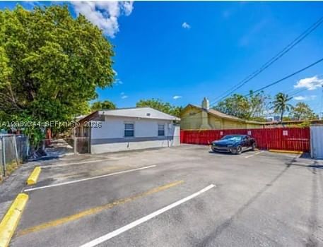 669 NW 28th St