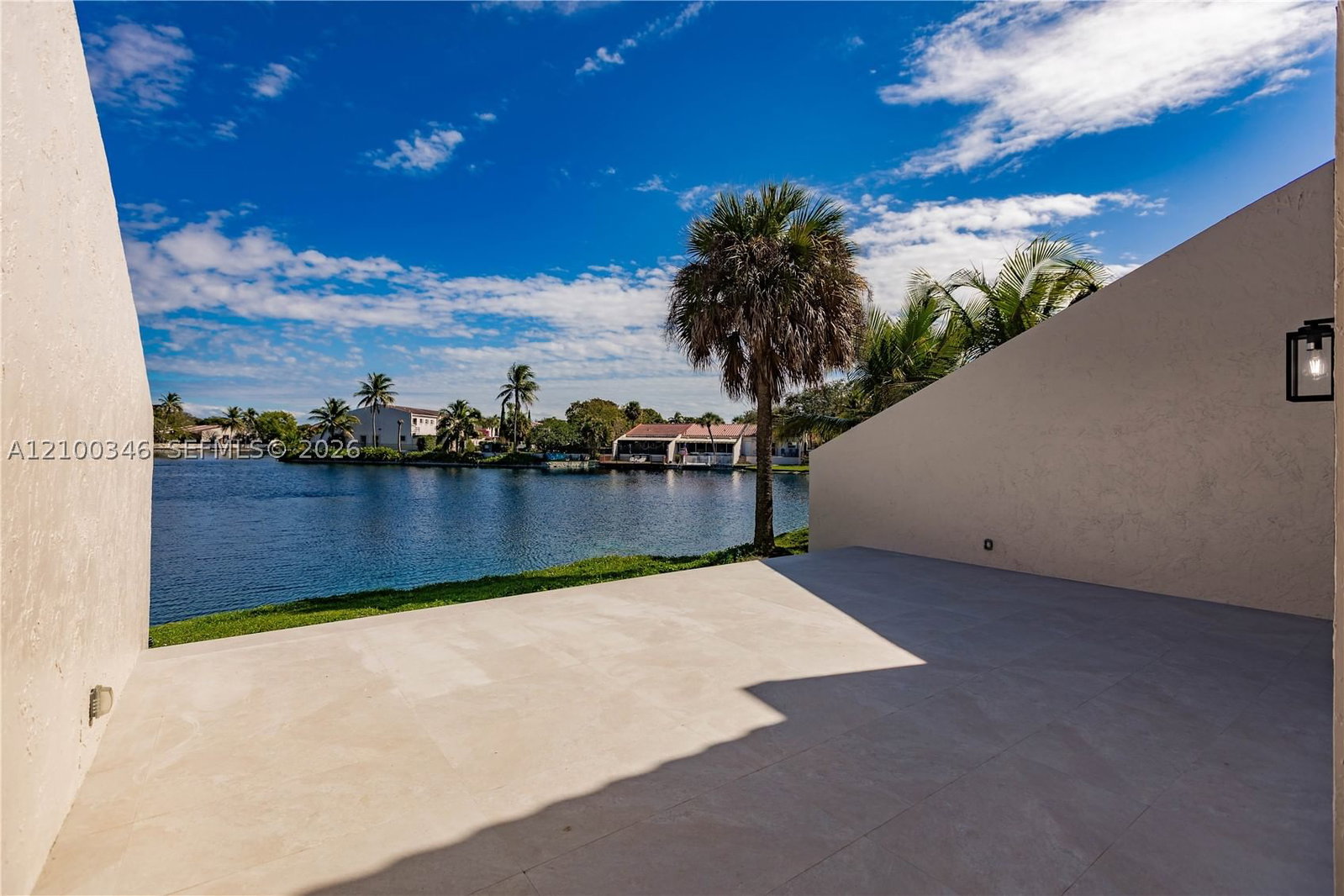 7238 Jacaranda Ln