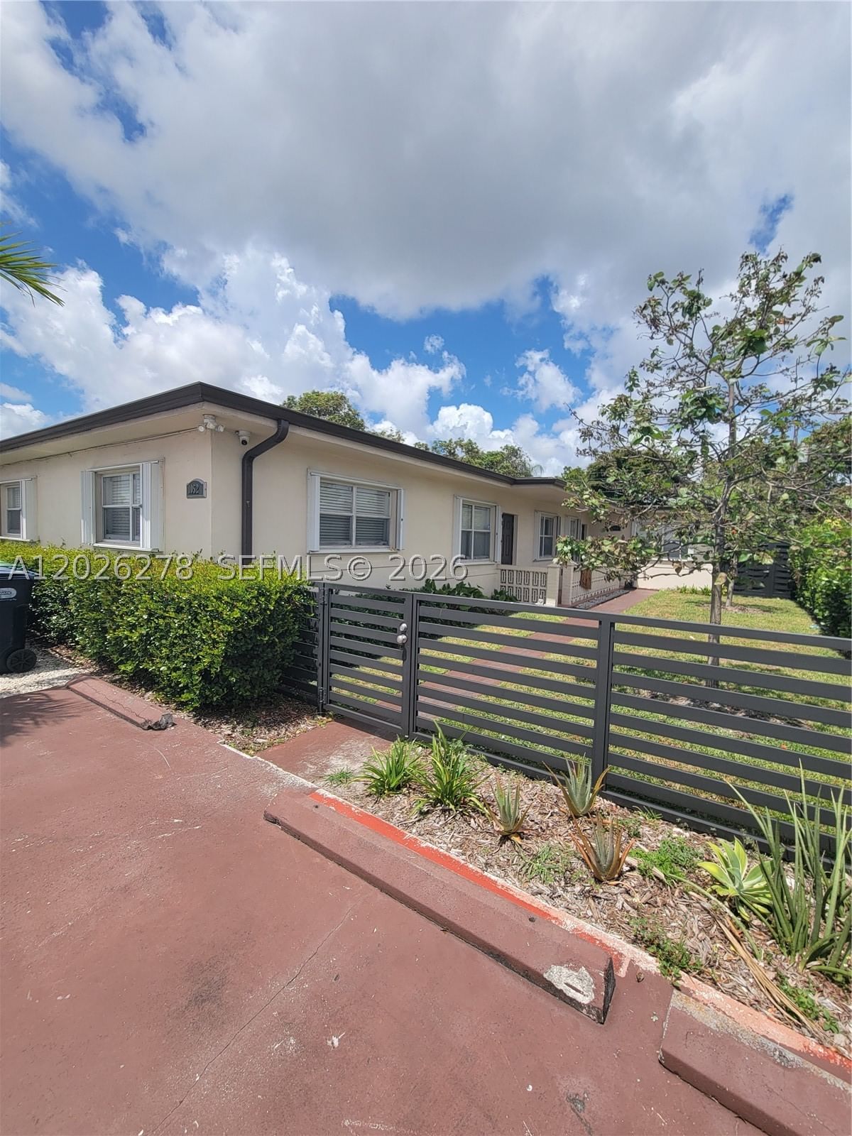 1052 SW 79th Ave