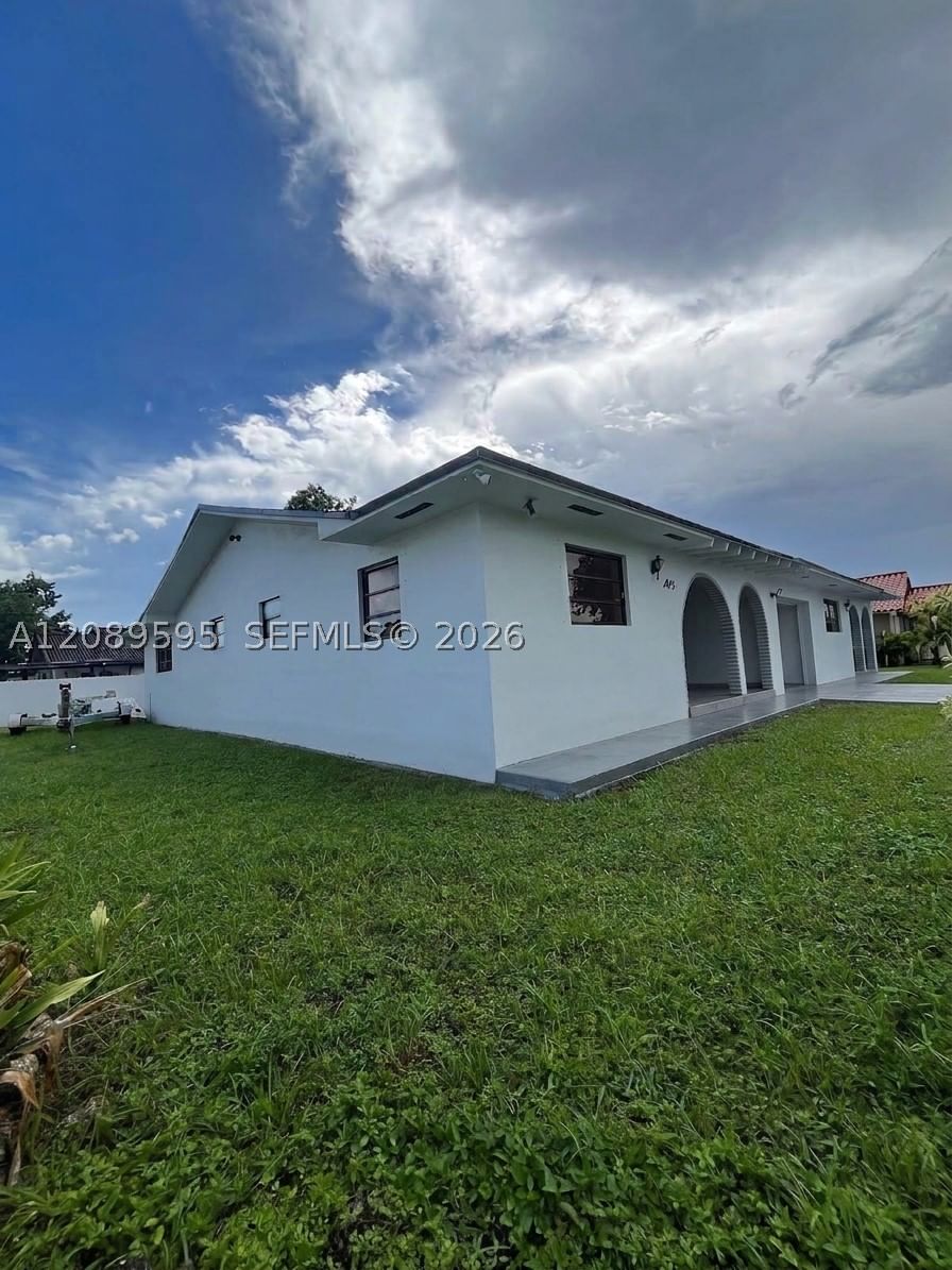 1400 W 39th Pl