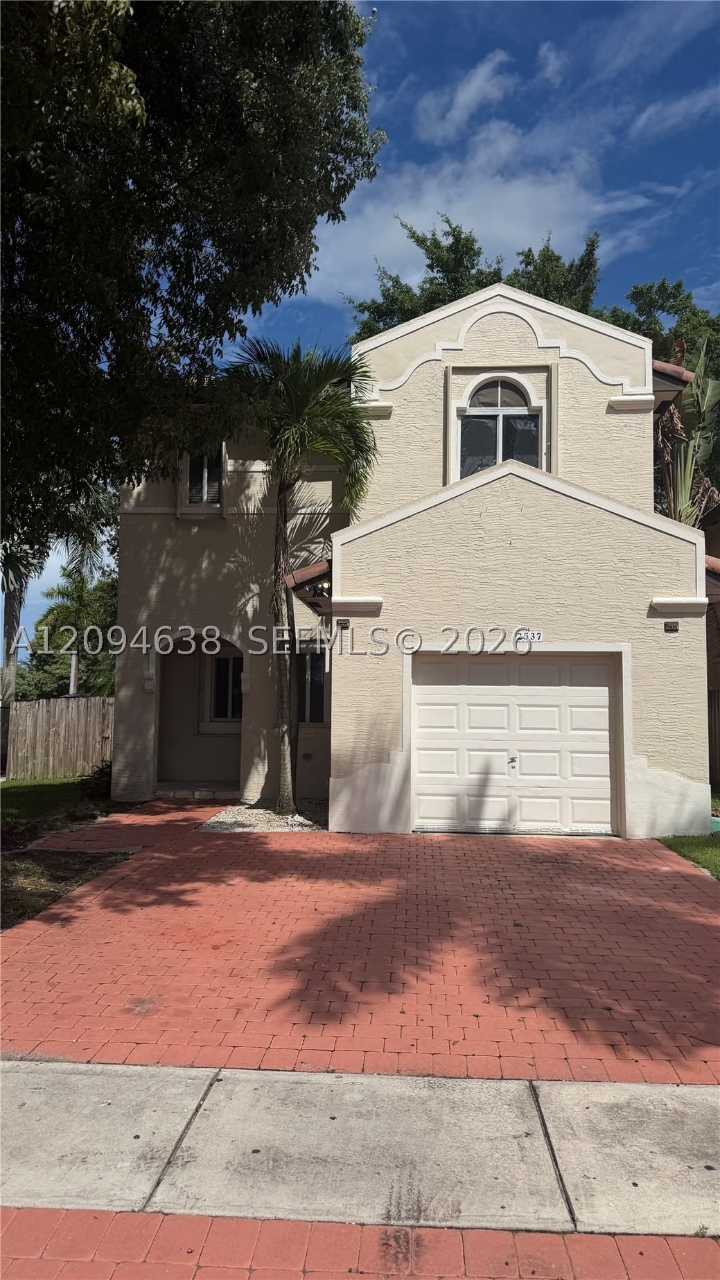 2537 NE 41st Ter
