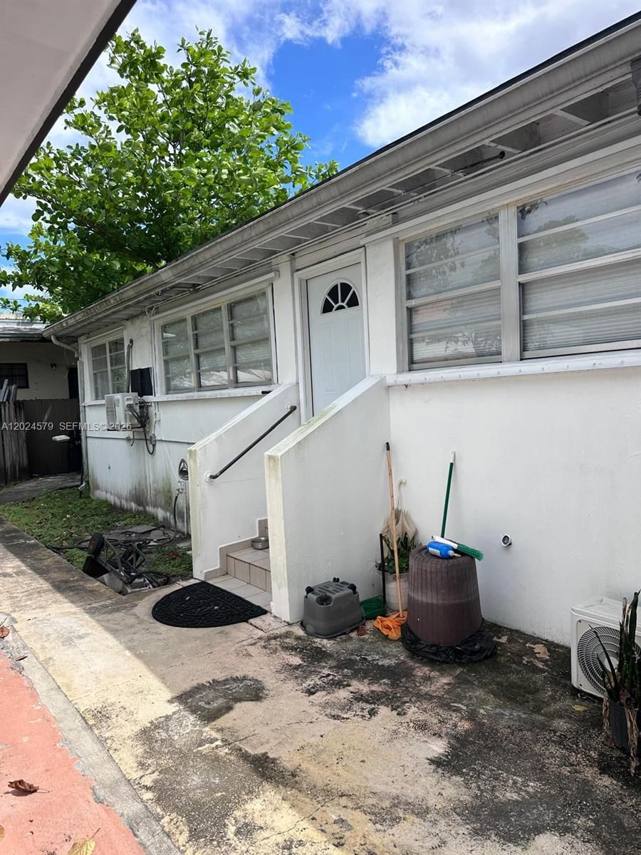 923 SW 43rd Ave