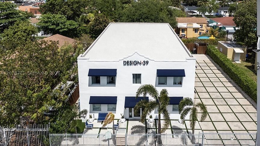165 NW 39th St
