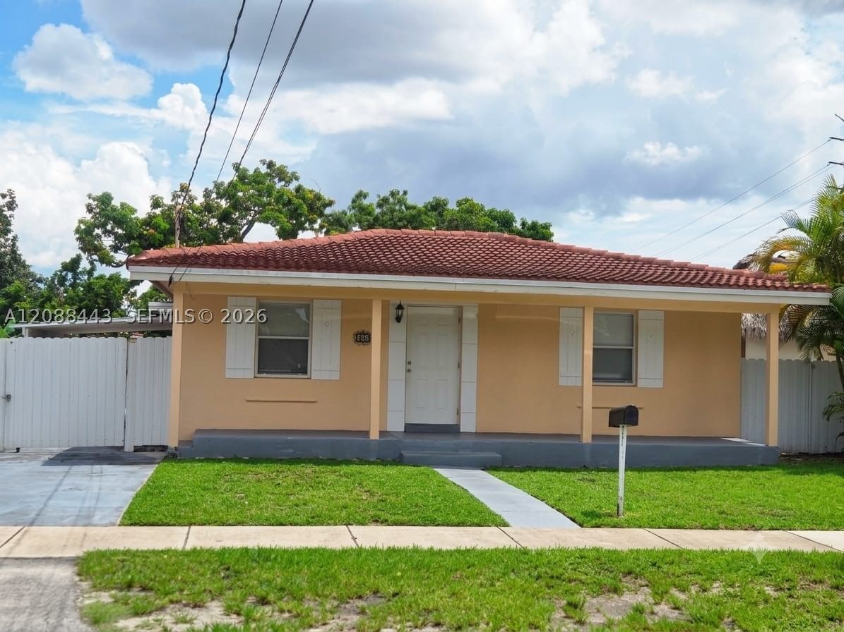 325 SW 63rd Ave