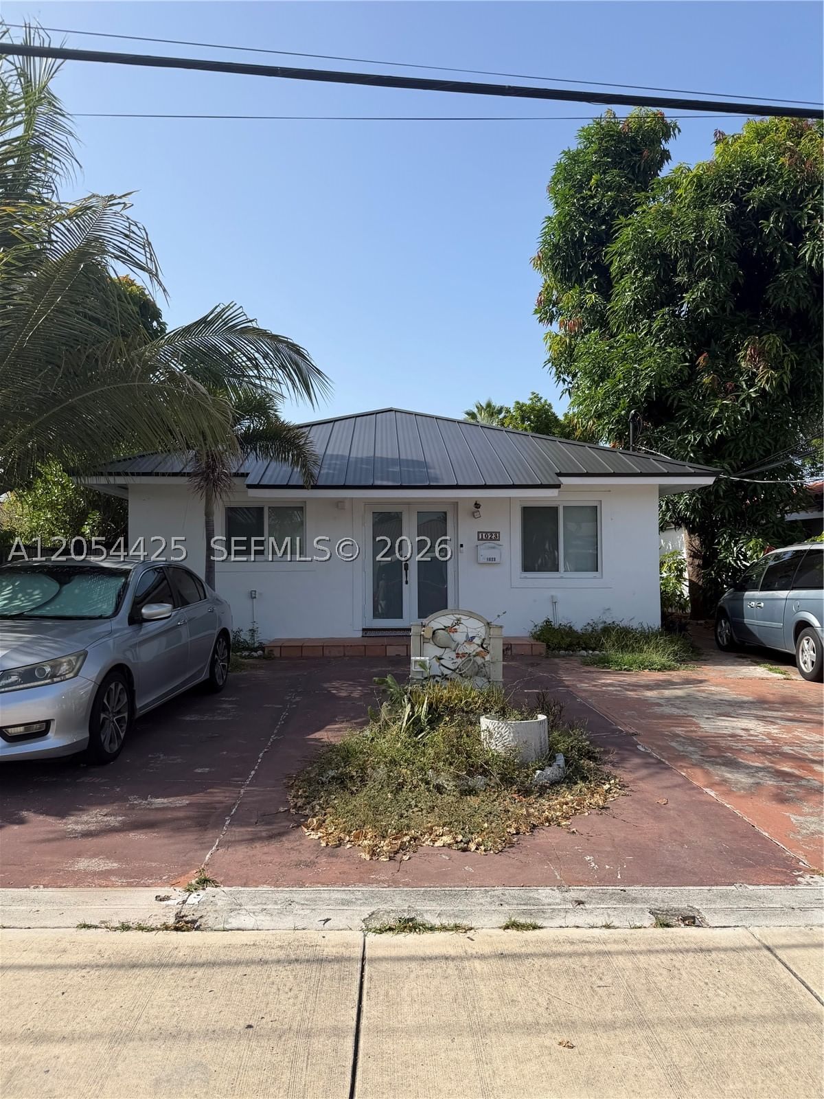 1025 SW 12th St