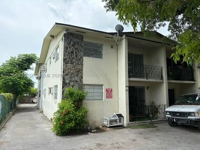 1940 NW 30th St