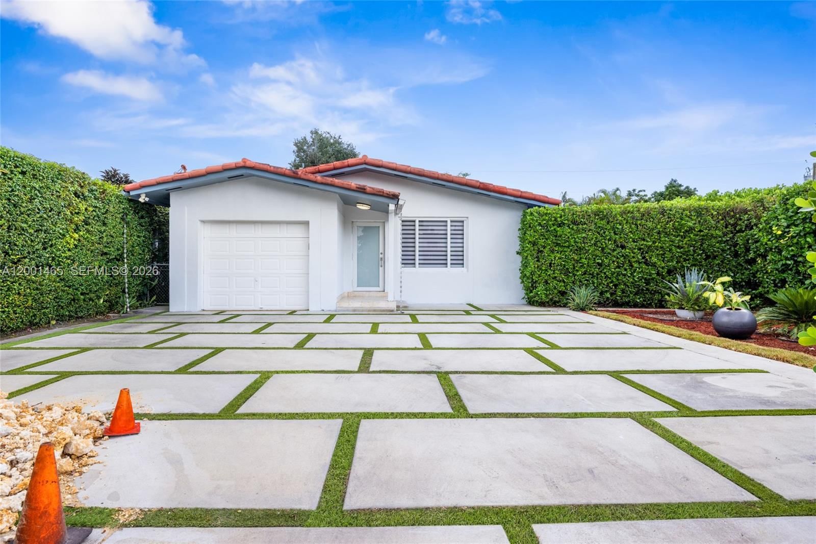 2121 Red Rd