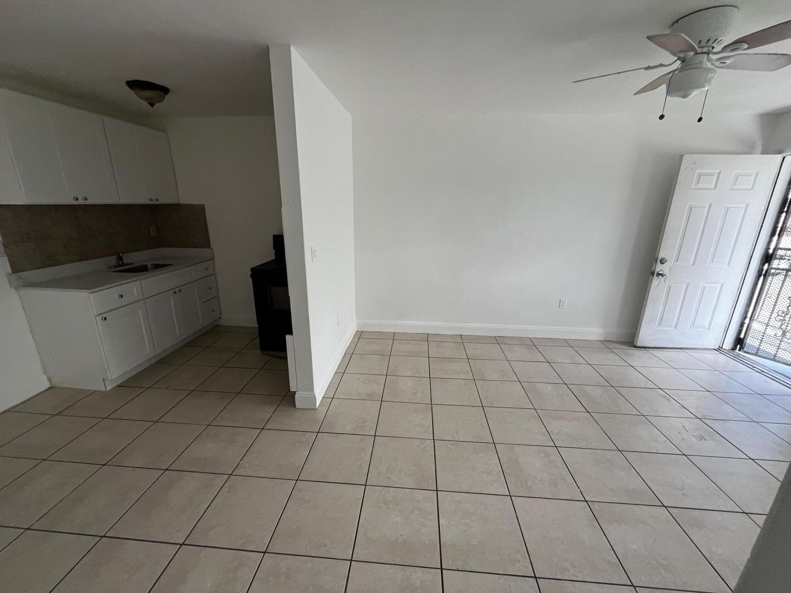 3015 NW 8th Ave