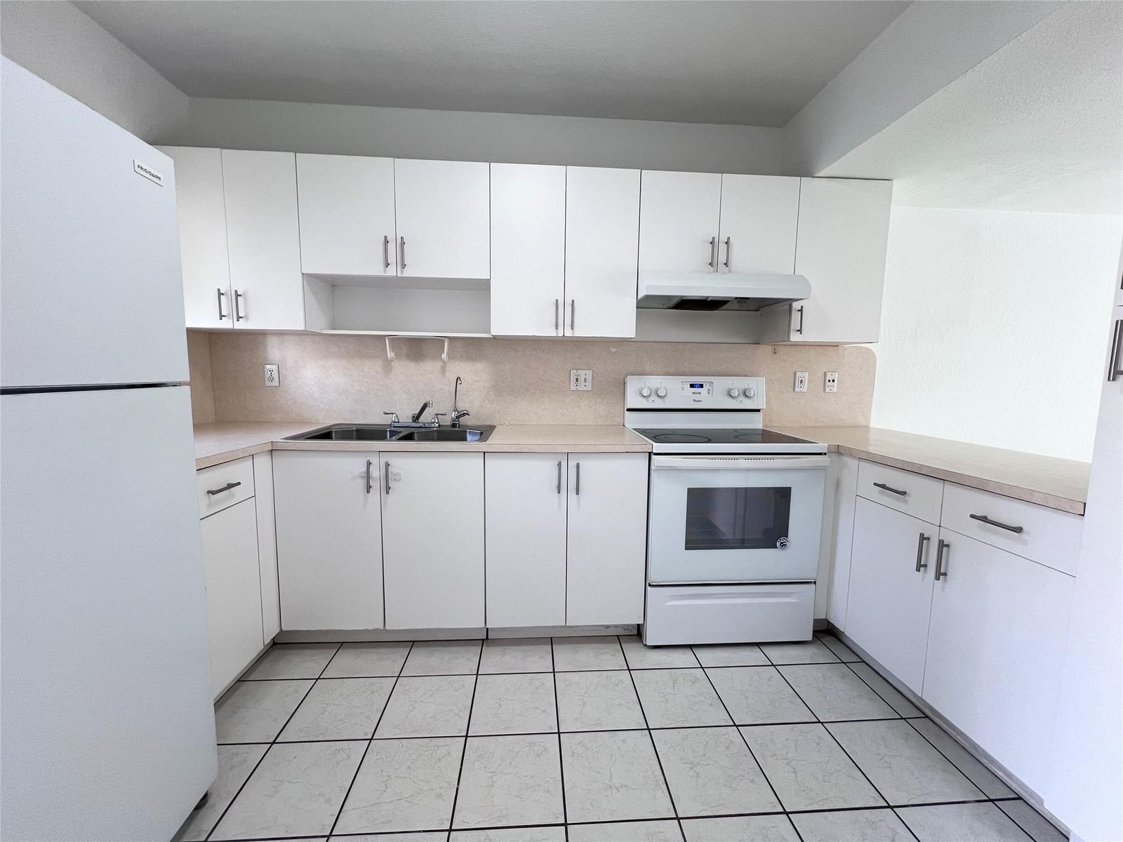 519 W 68th St
