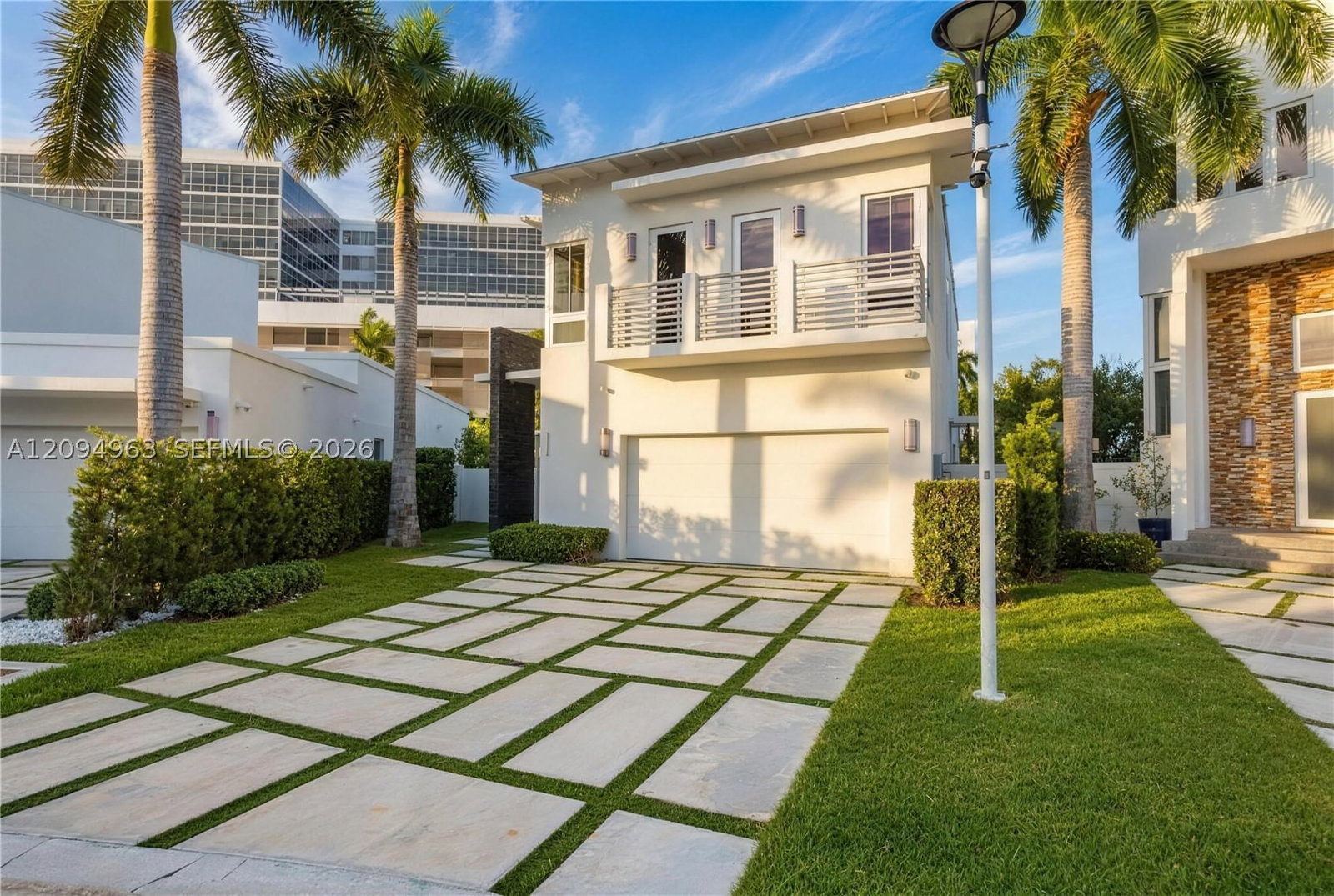 8221 NW 34th St