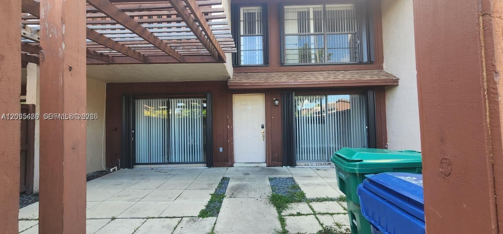 11500 SW 64th St