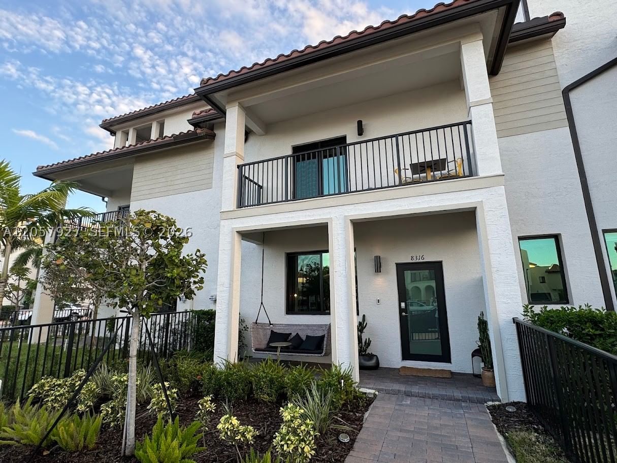 8316 NW 43rd St