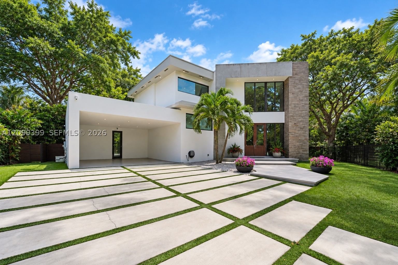 56 Samana Dr