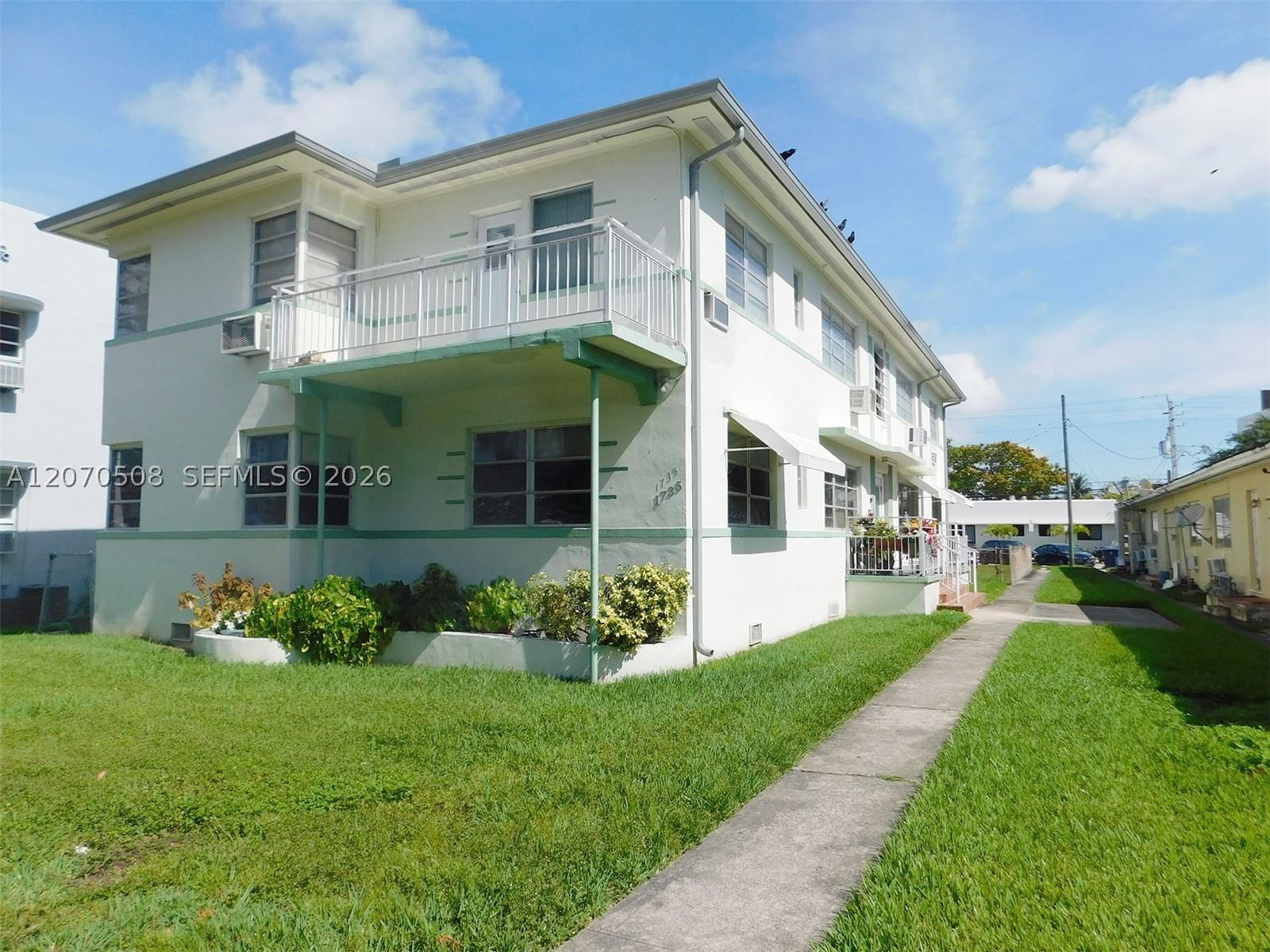 1735 Marseille Dr