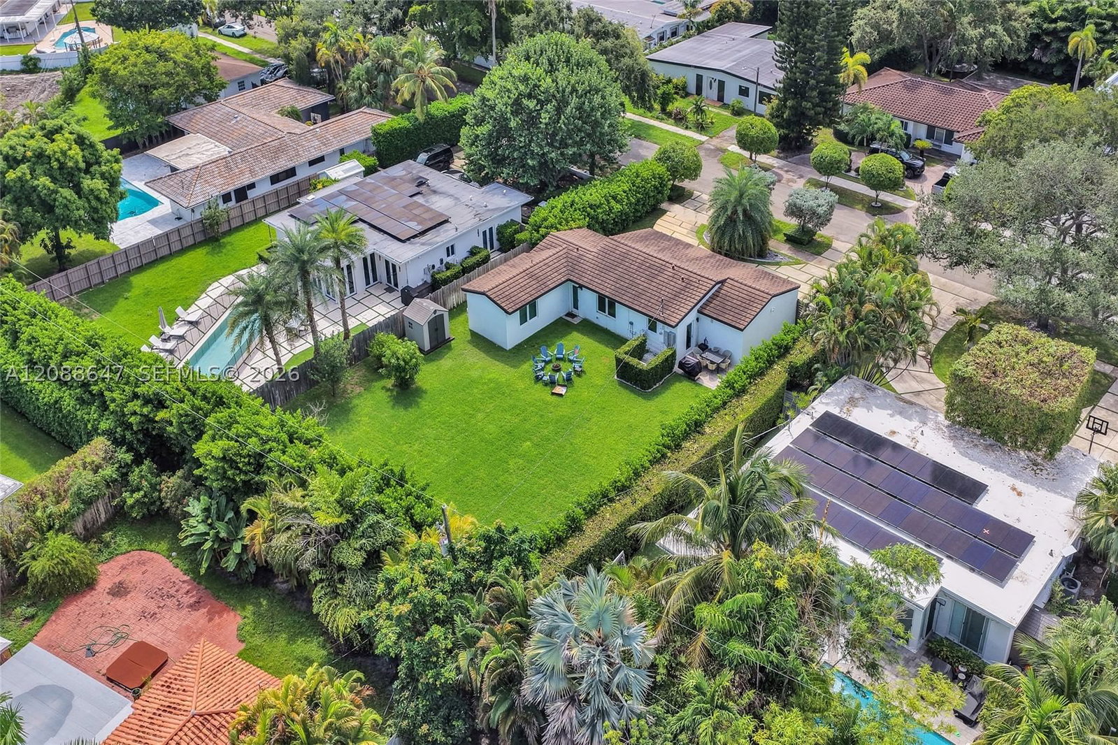 2105 Alamanda Dr