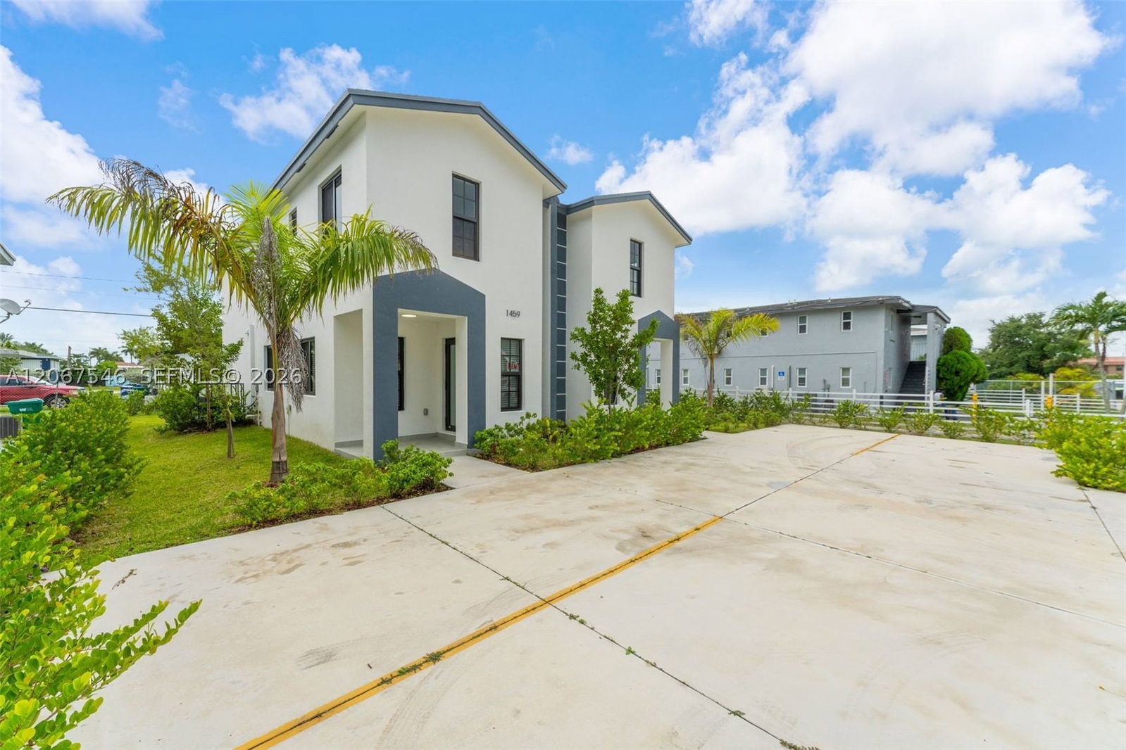 1459 NW 2nd Ave