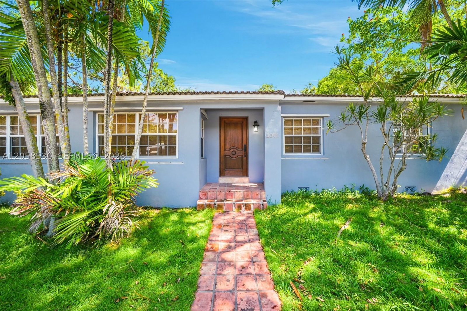 2301 Tequesta Ln