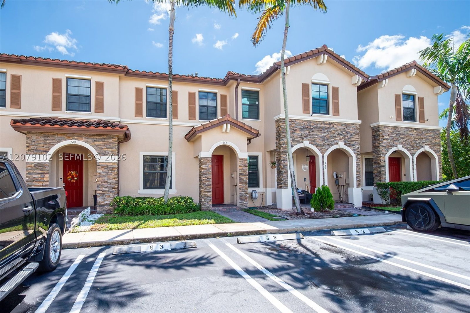755 SE 32nd Ter