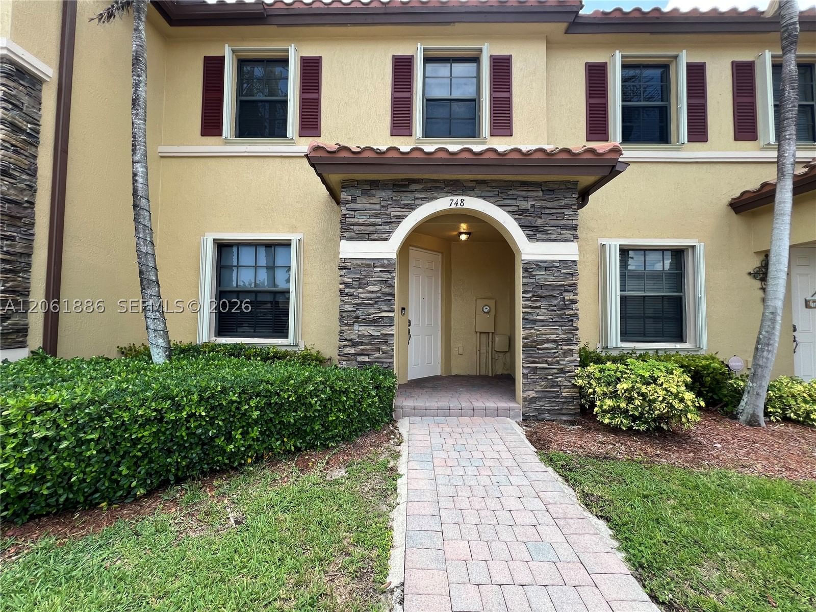 748 SE 32nd Ave