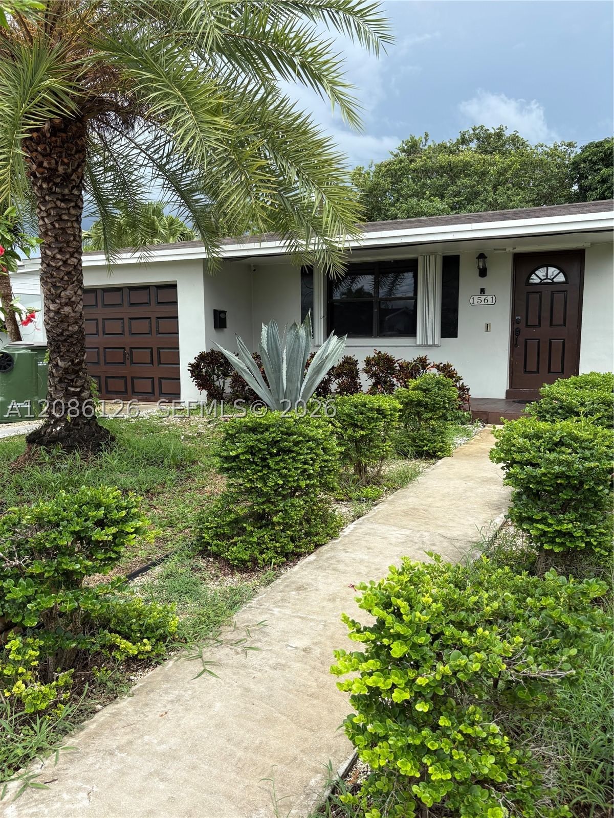 1561 NW 8th Ter
