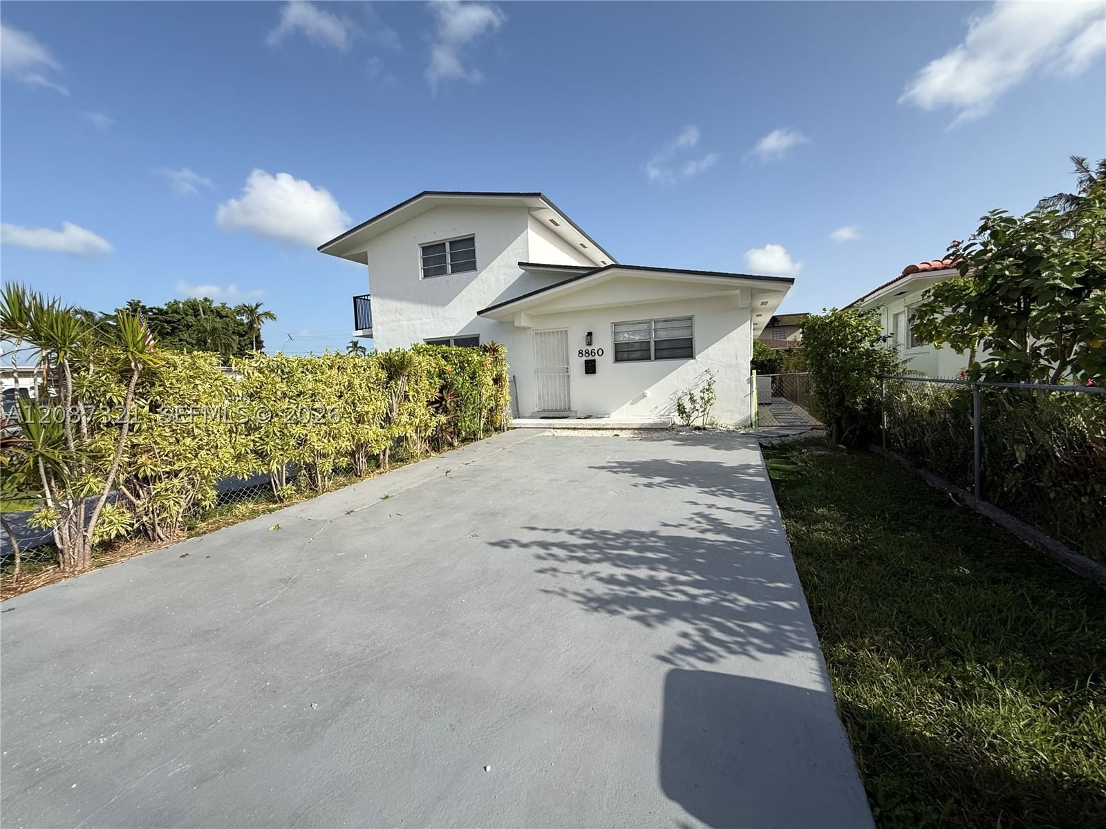8860 SW 32nd St