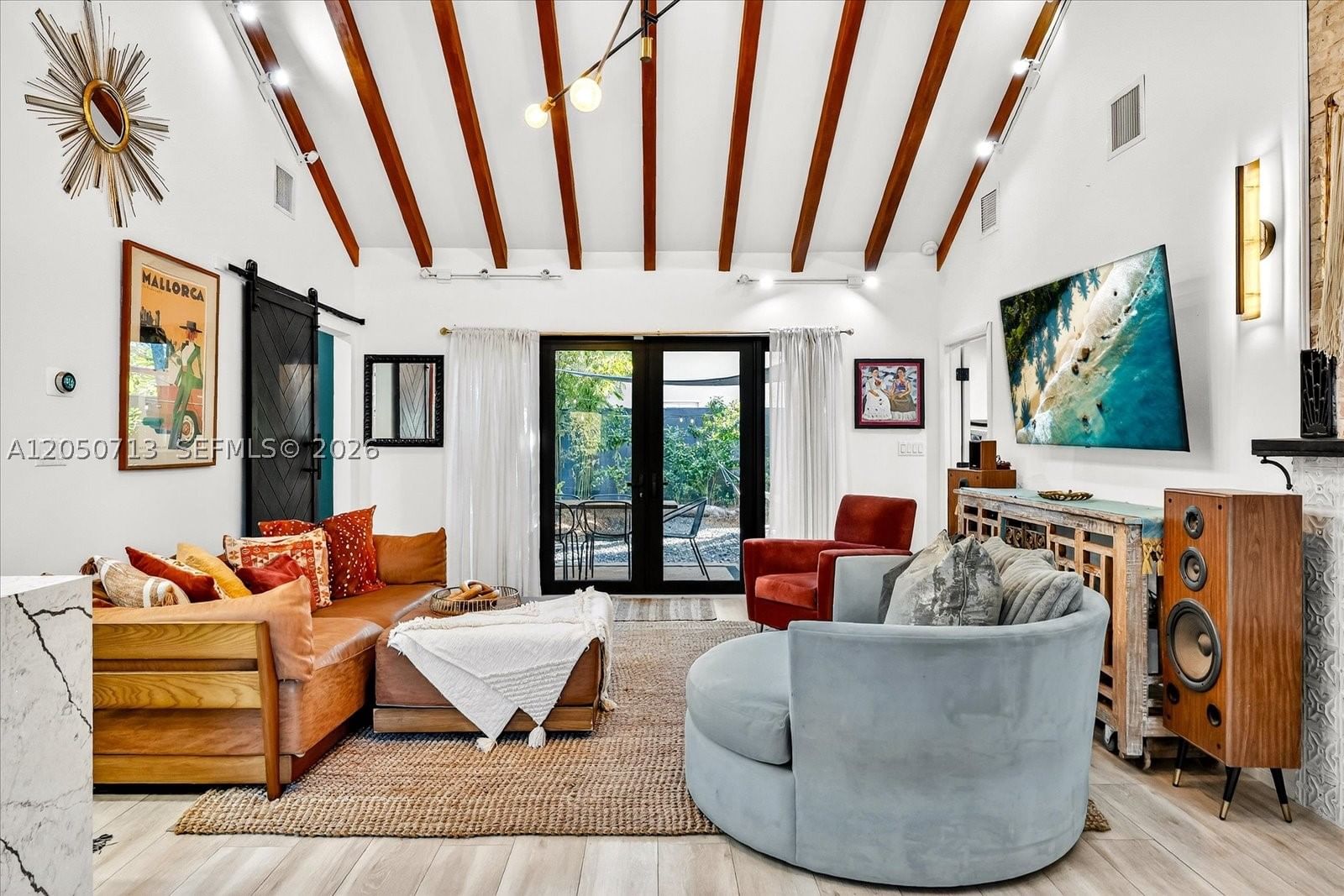 Photo 6