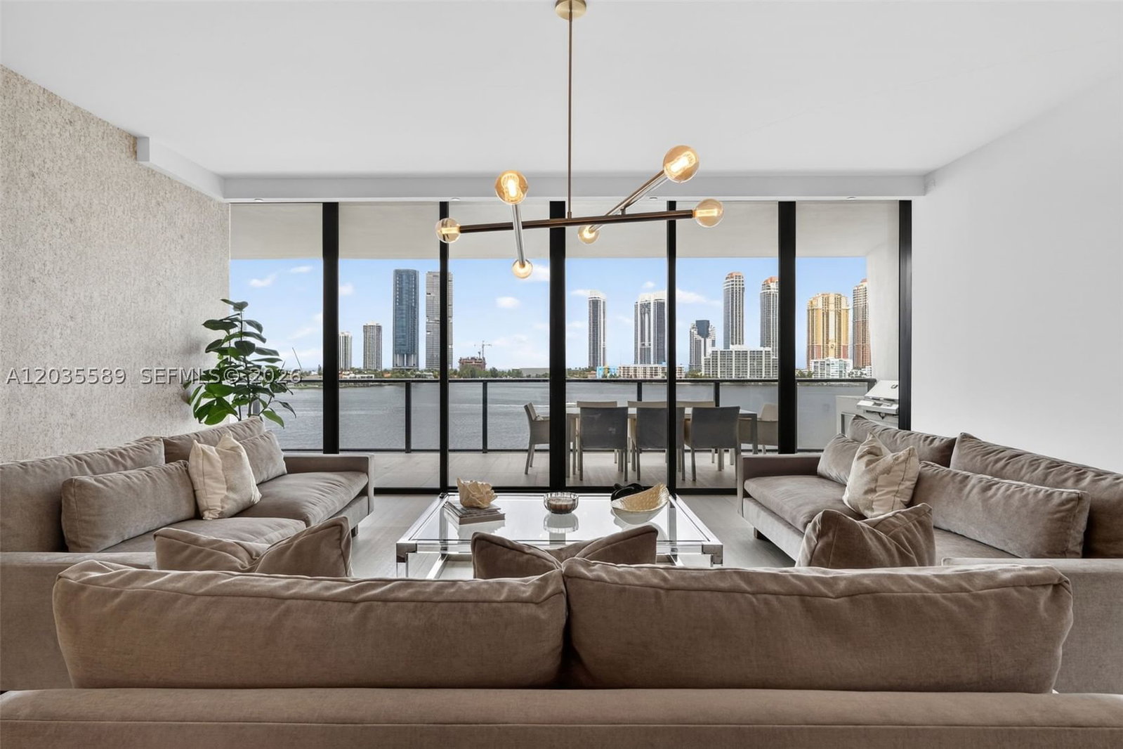Prive - 5500 Island Estates