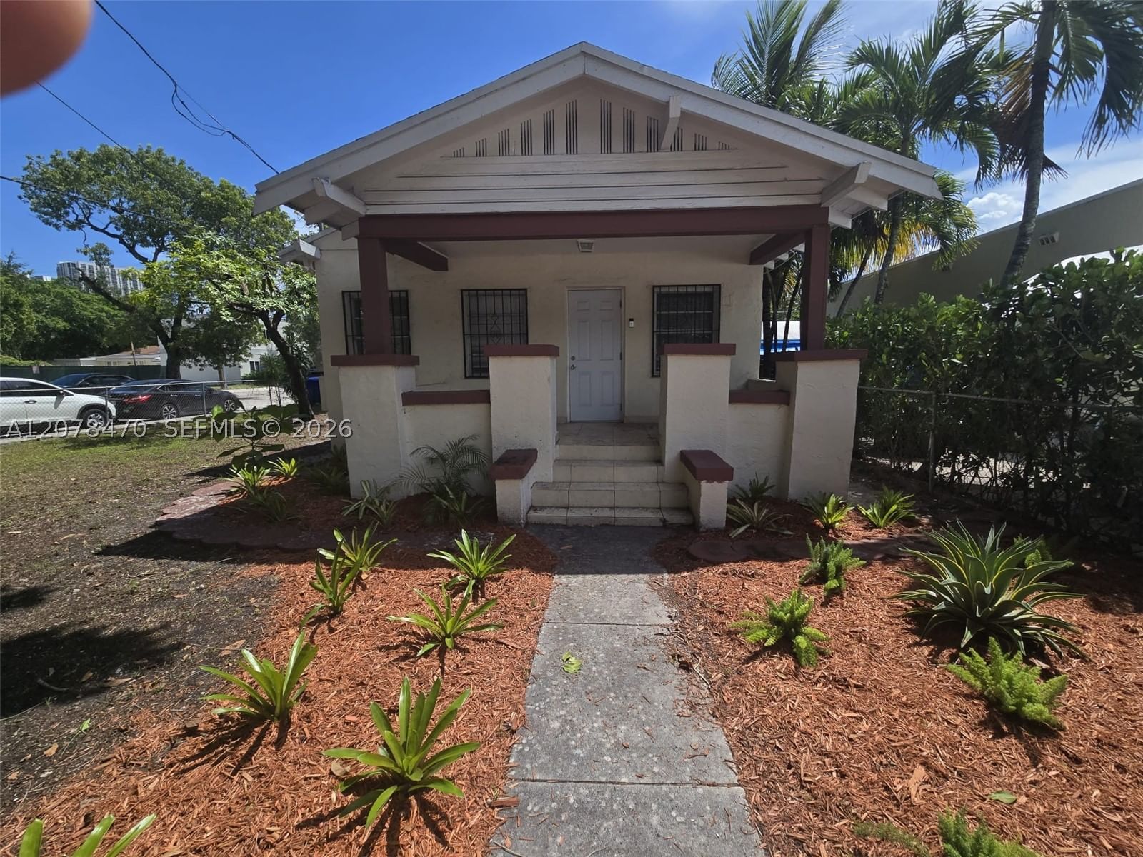 106 NW 34th St