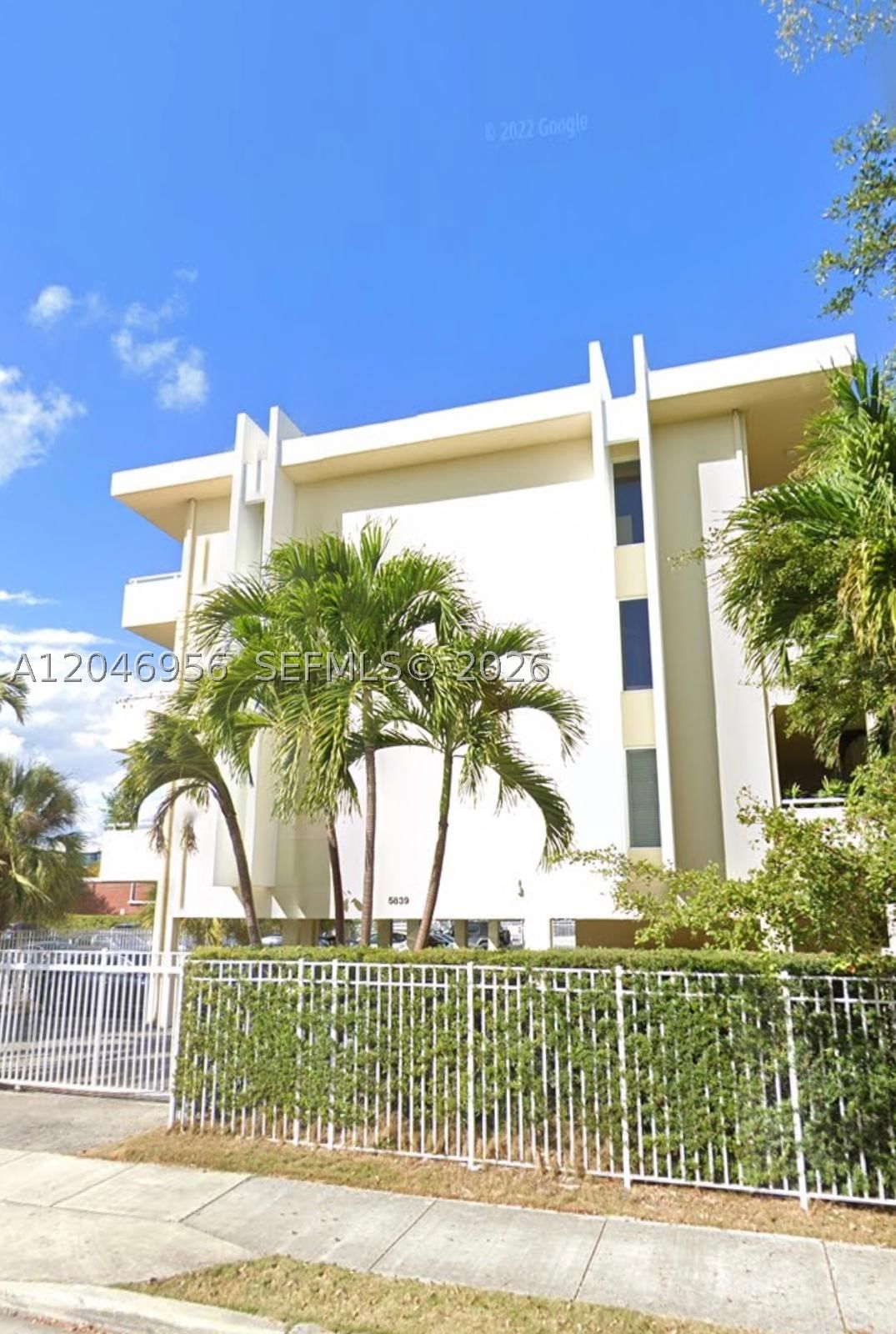 5839 SW 74th Ter
