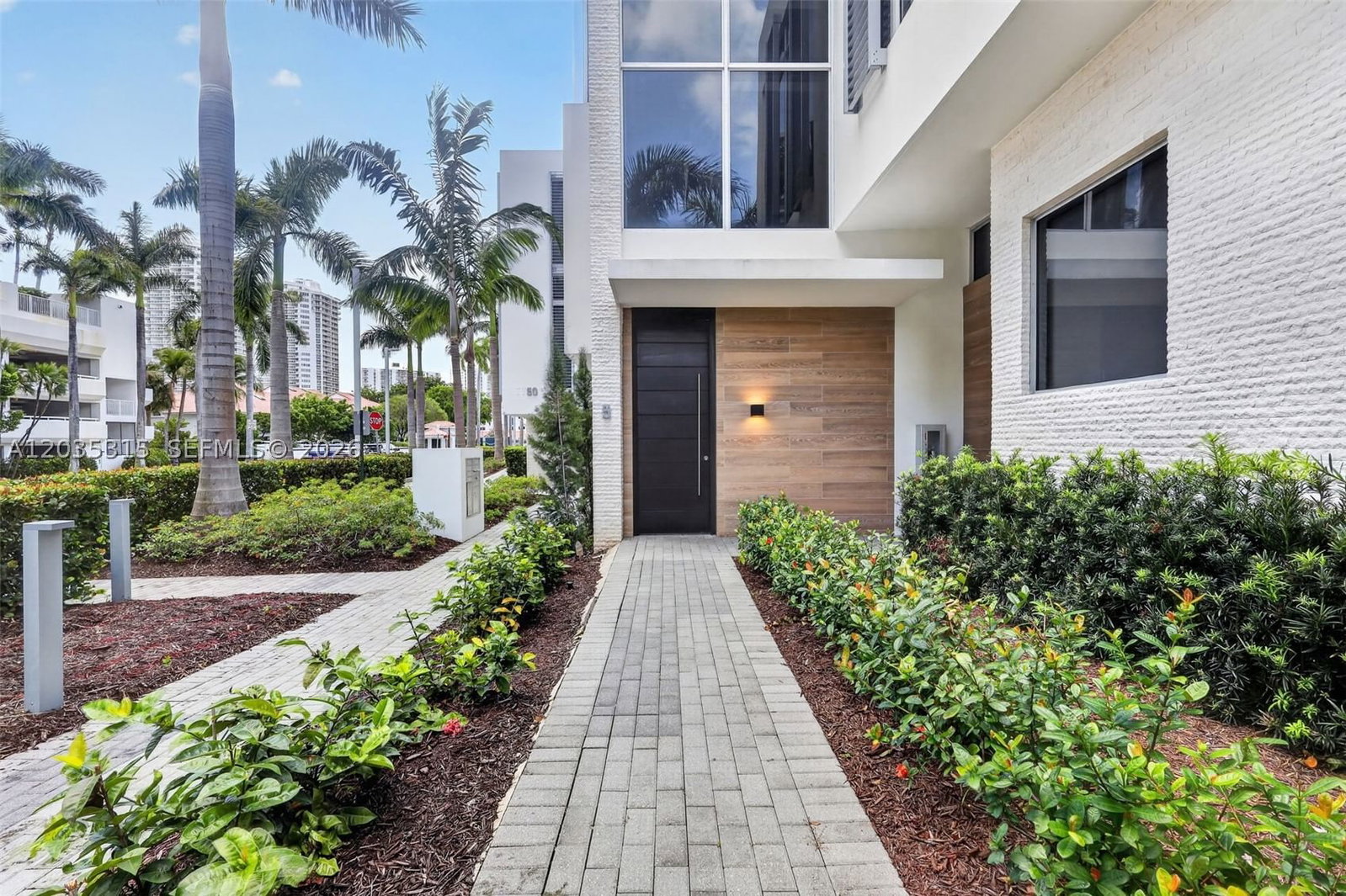 3750 Yacht Club Dr