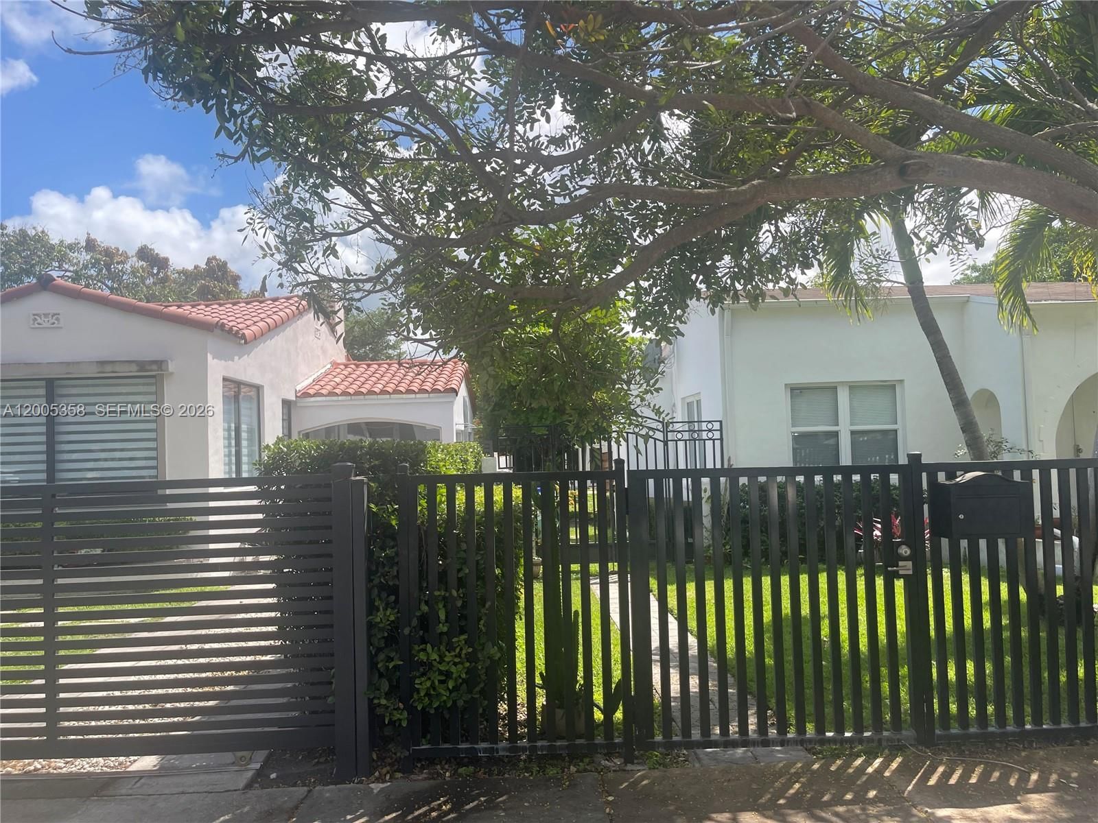 554 NE 74th St