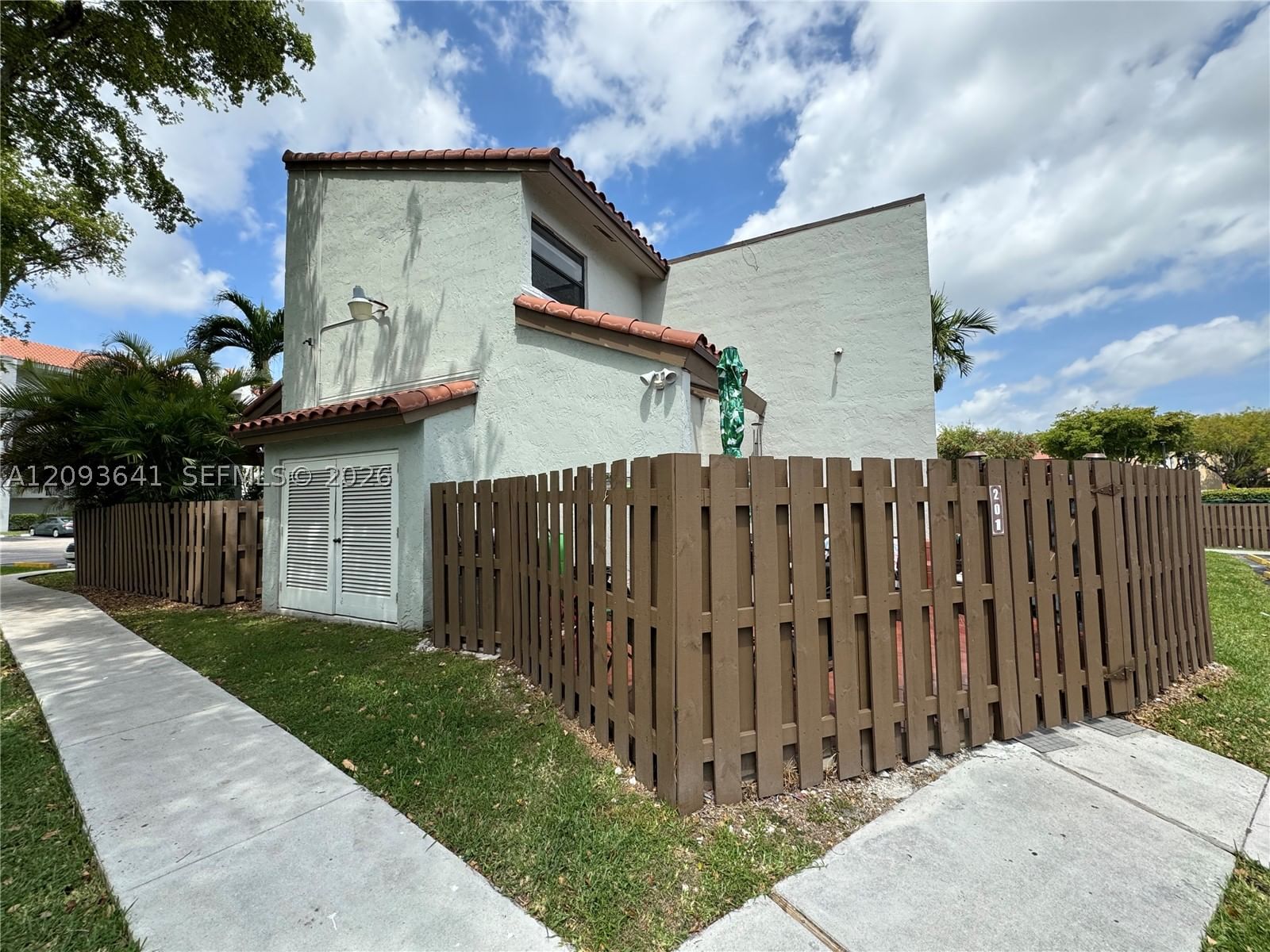 10307 NW 9th St Cir