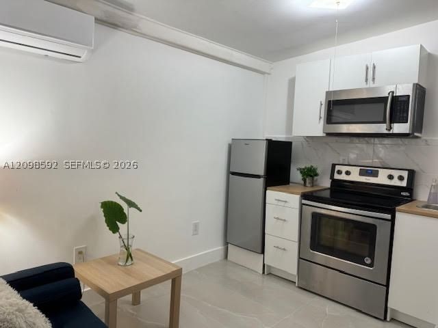 1270 NE 210th Ter
