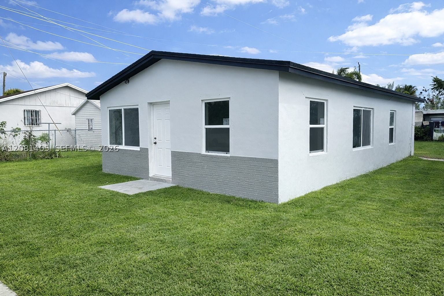 1405 NW 5th Ct