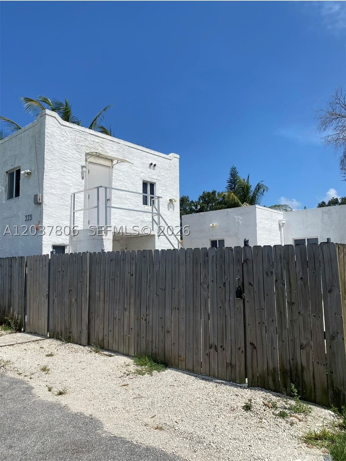 335 NW 59th Ter