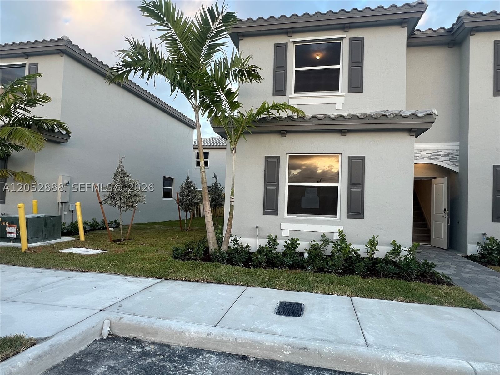 106 NW 11th Ct