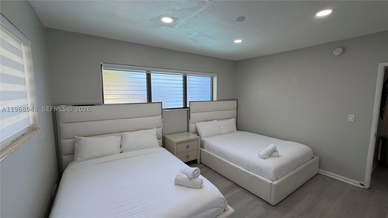 10004 E Bay Harbor Dr