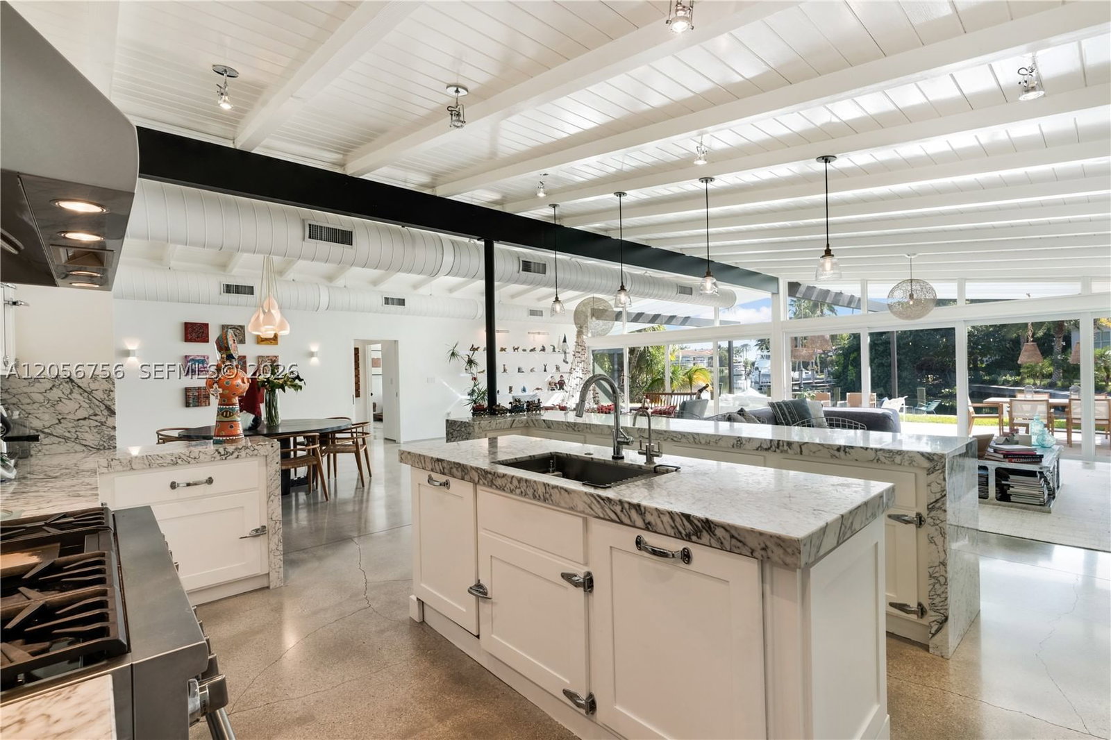 270 Island Dr