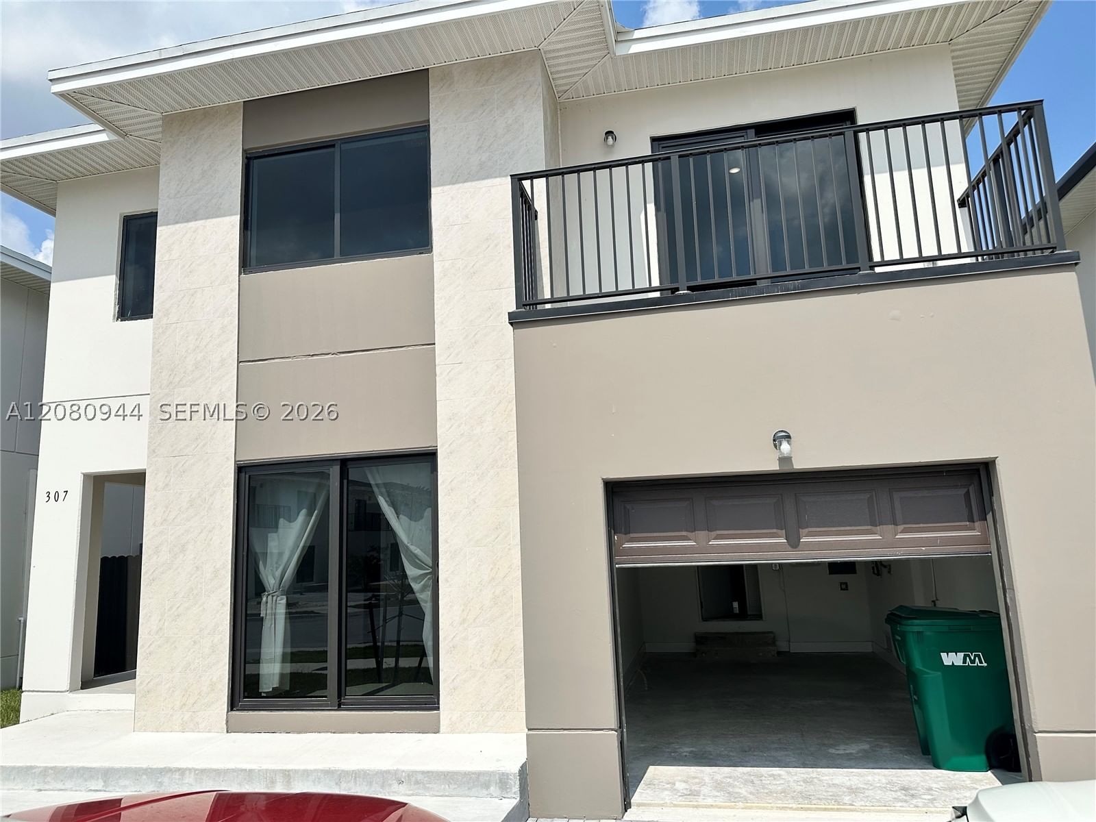 307 NW 13th Pl