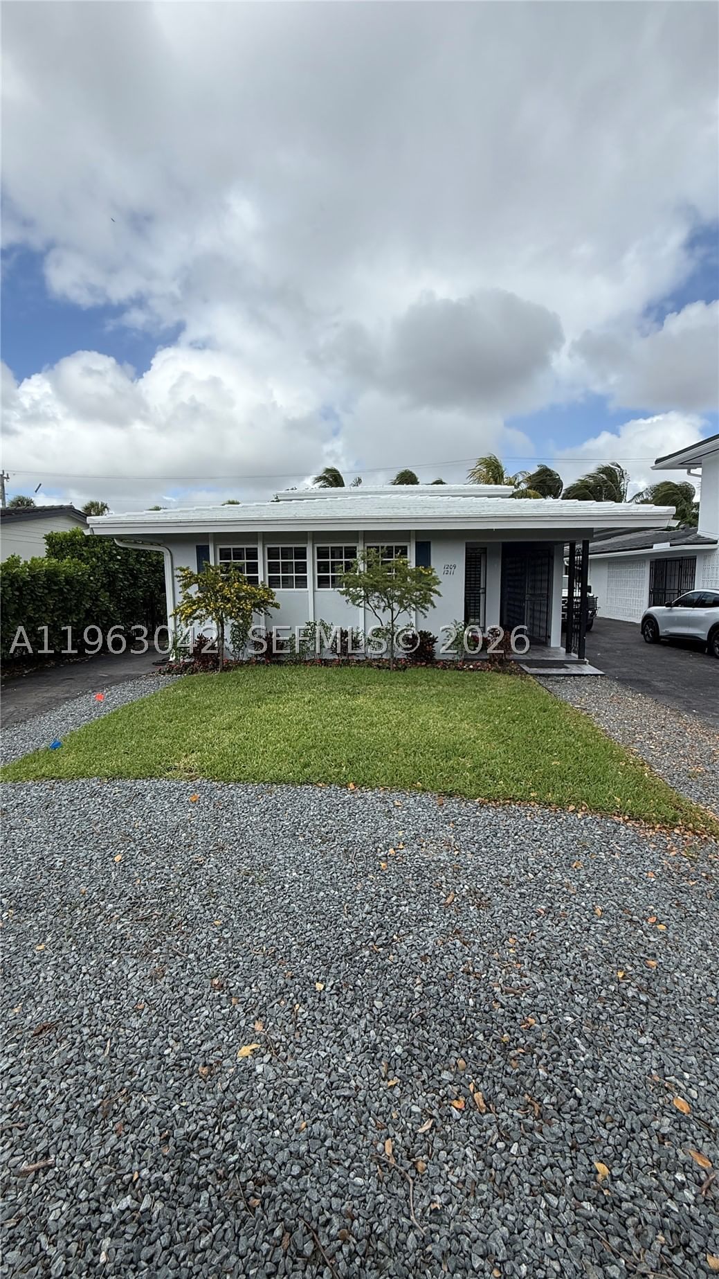 1209 Campo Sano Ave