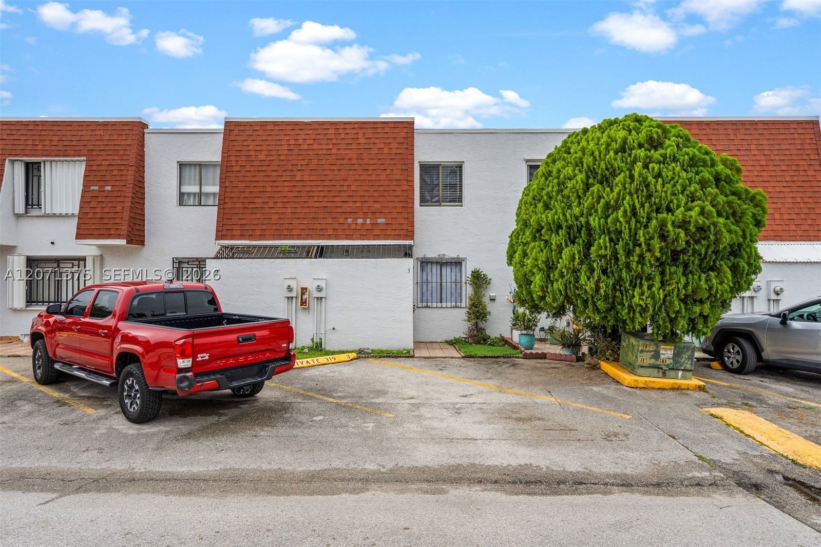 319 NW 109th Ave