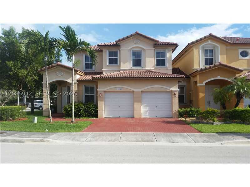 11312 NW 74th Ter