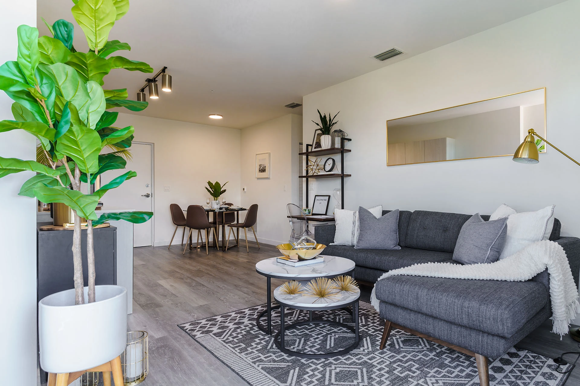 No. 17 Residences
