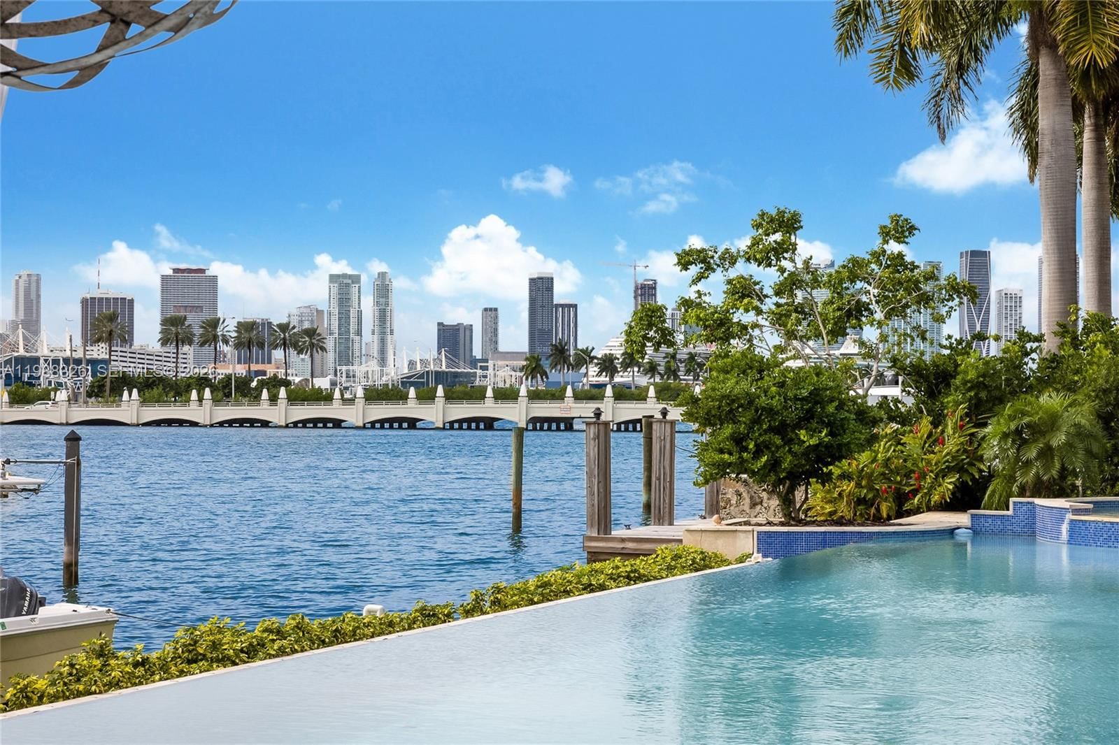 100 Palm Ave