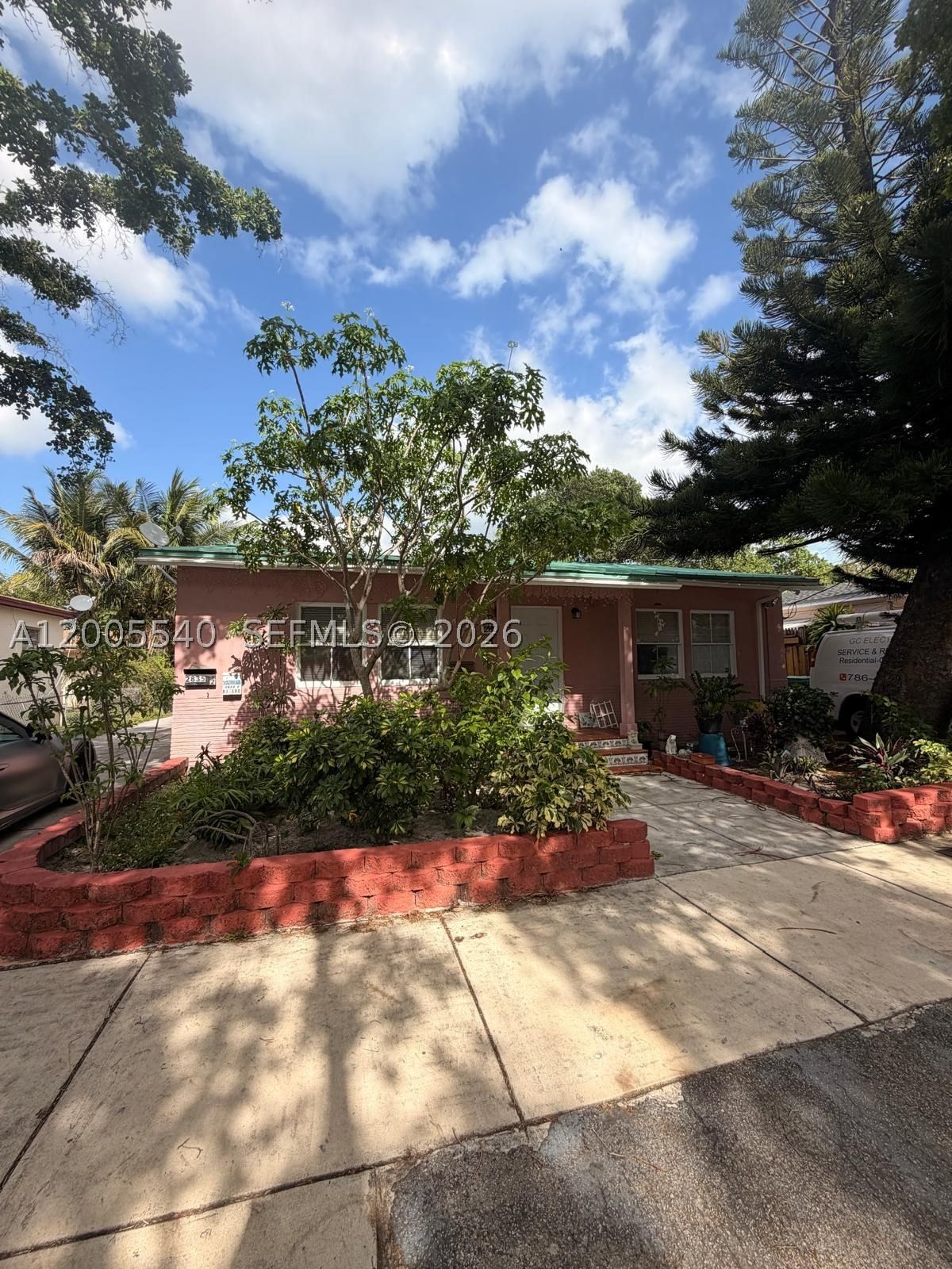 2835 SW 37th Ct