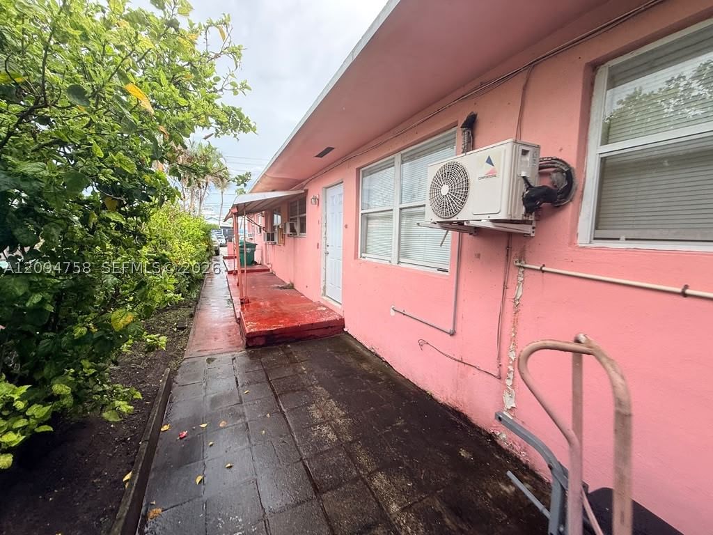 3070 NW 20th St