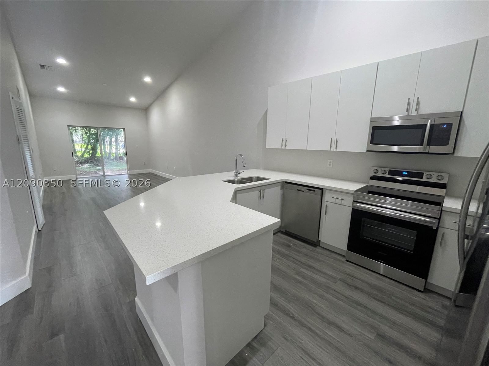 1178 NE 32nd Ave