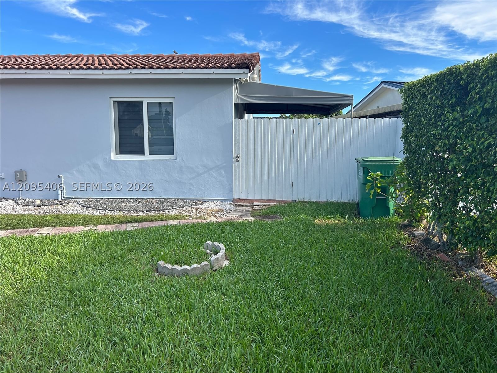 3325 Village Green Dr