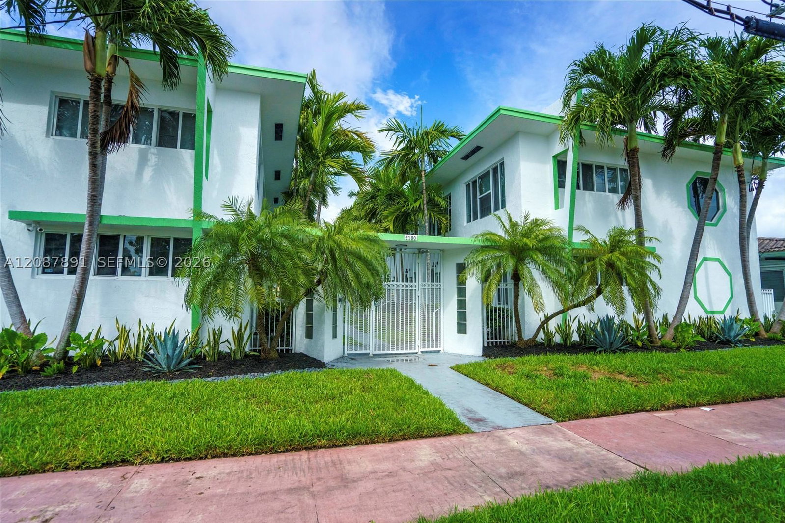2180 Bay Dr